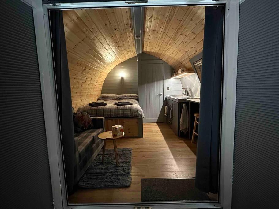 Bonny Wee Snug - Pod In Spean Bridge Apartment Ngoại thất bức ảnh