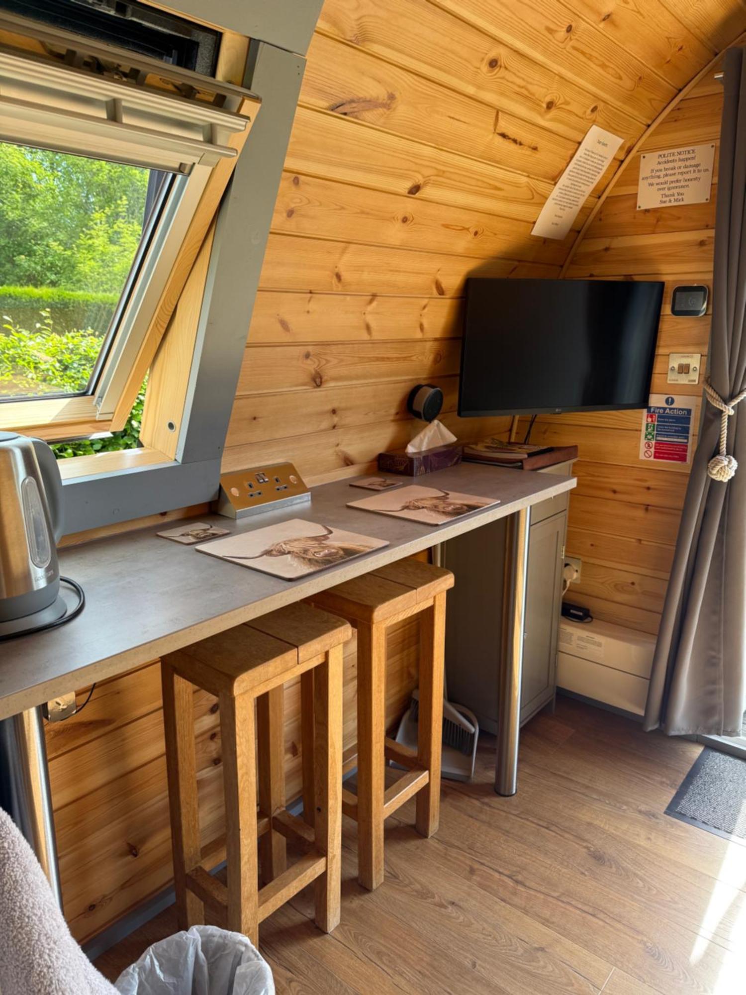 Bonny Wee Snug - Pod In Spean Bridge Apartment Ngoại thất bức ảnh